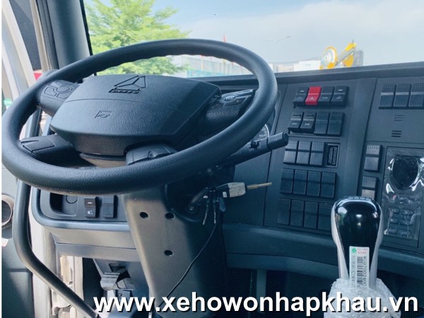 nội thất đầu kéo howo