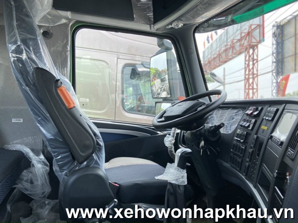 nội thất đầu kéo howo a7 380hp