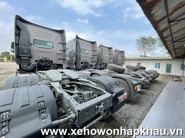 giá xe đầu kéo Howo A7 420hp